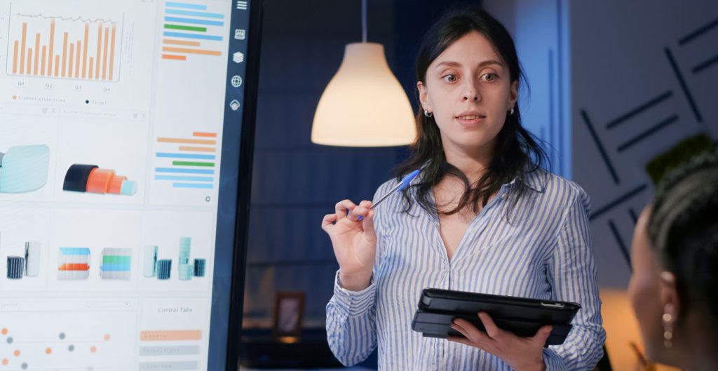 Generative AI Applications in HR and People Insights 8 Generative AI Applications in HR and People Insights 6