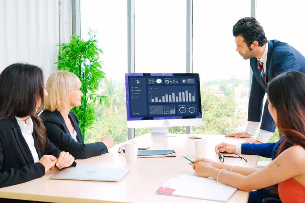 Choose the Best Oracle EBS Reporting Solution and Make Your Team’s Life Easy 2 Choose the Best Oracle EBS Reporting Solution and Make Your Team’s Life Easy 2
